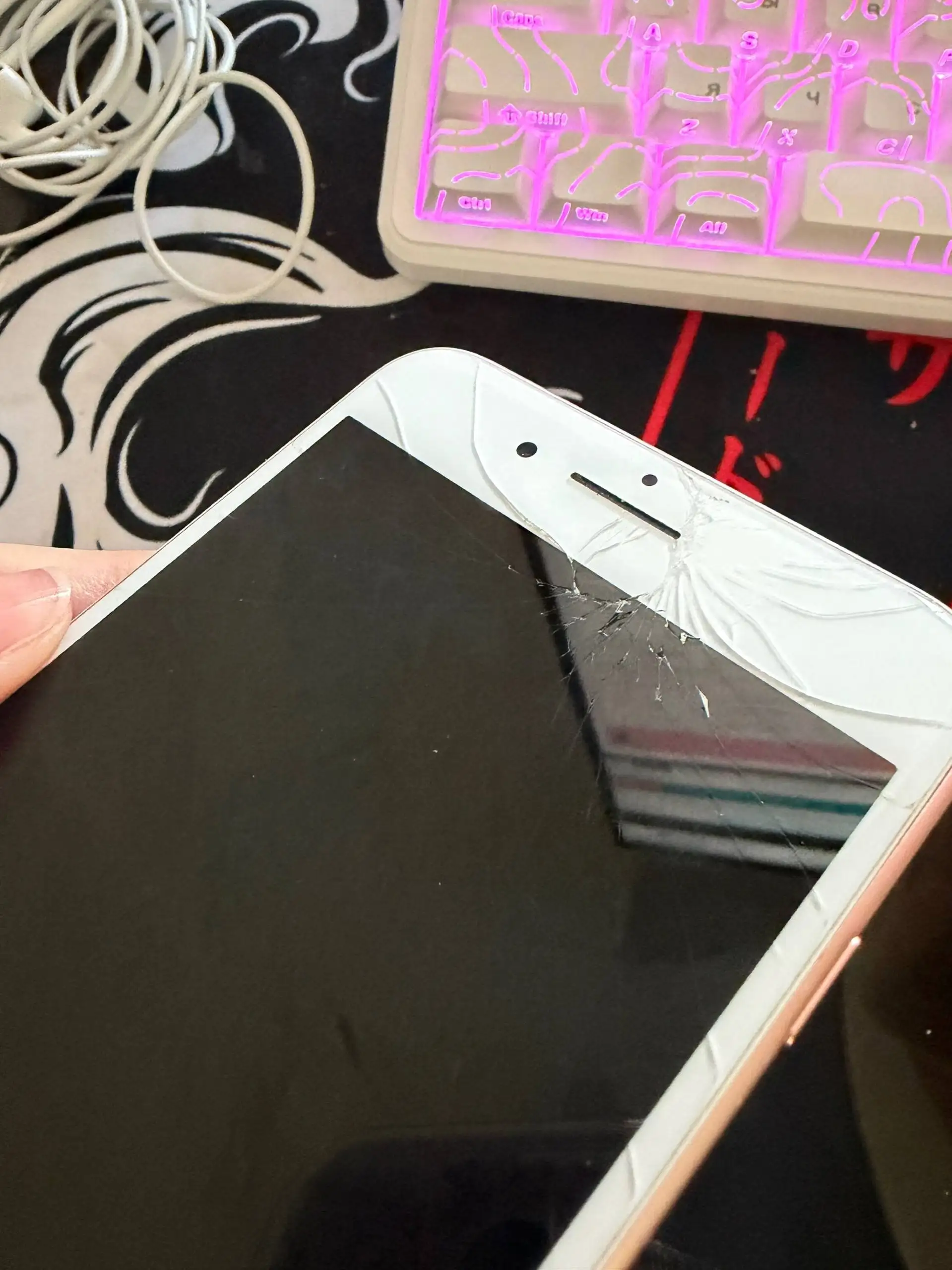 iPhone 8 Plus 64GB с разбитым экраном - Смартфоны (Электроника) в Волгоград