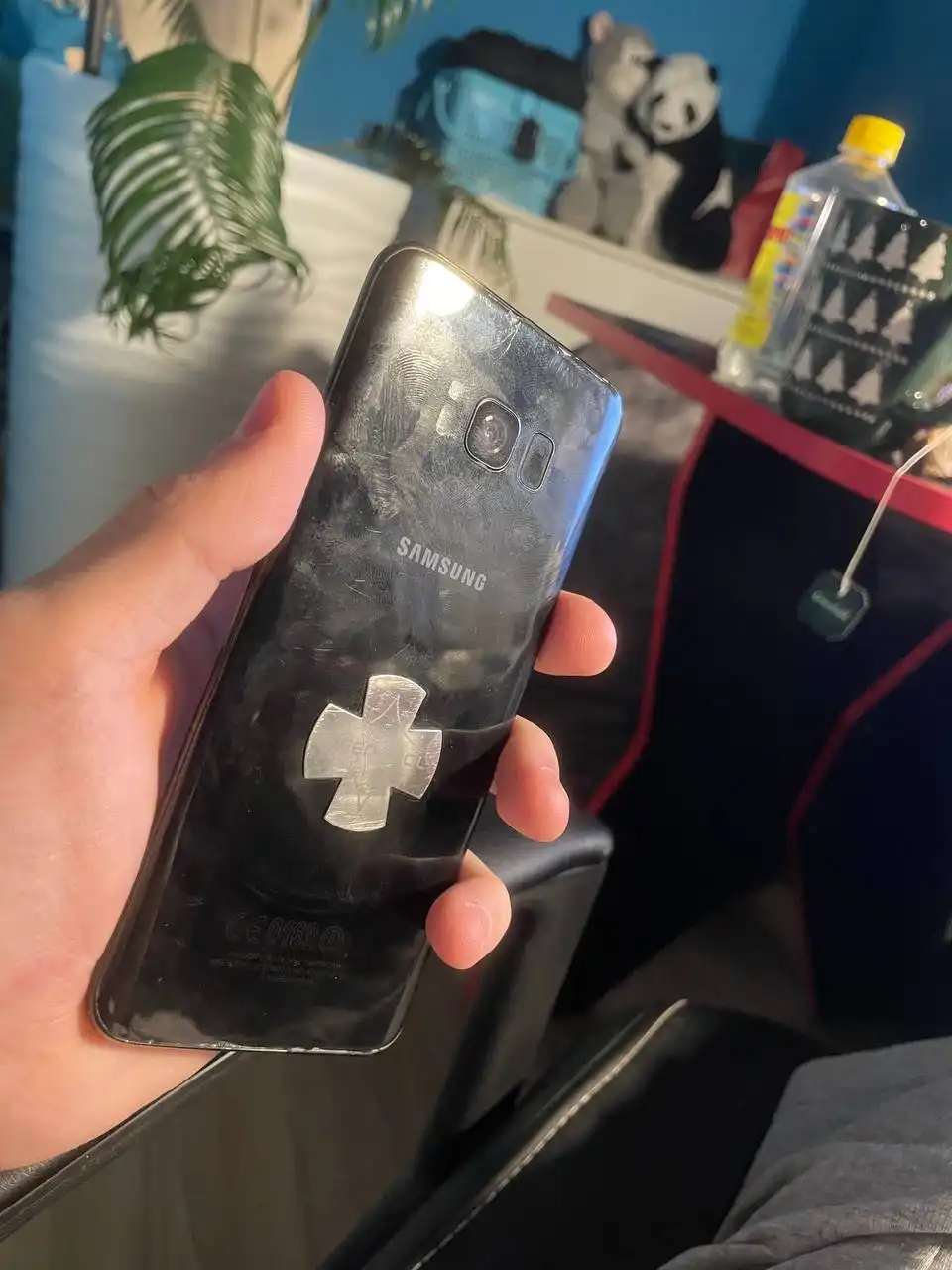 Смартфон с дефектами