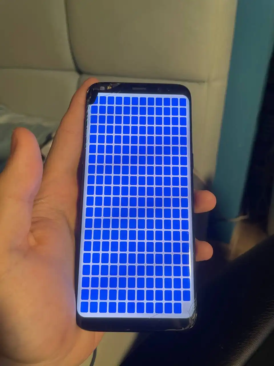 Смартфон с дефектами