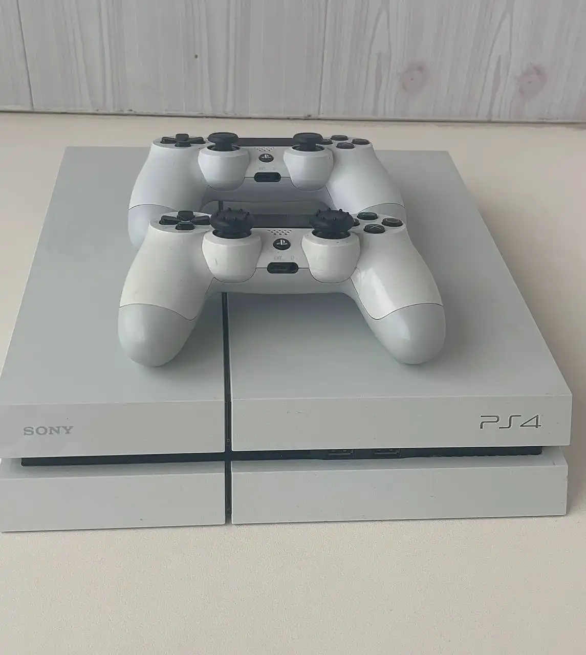 Продам PS4