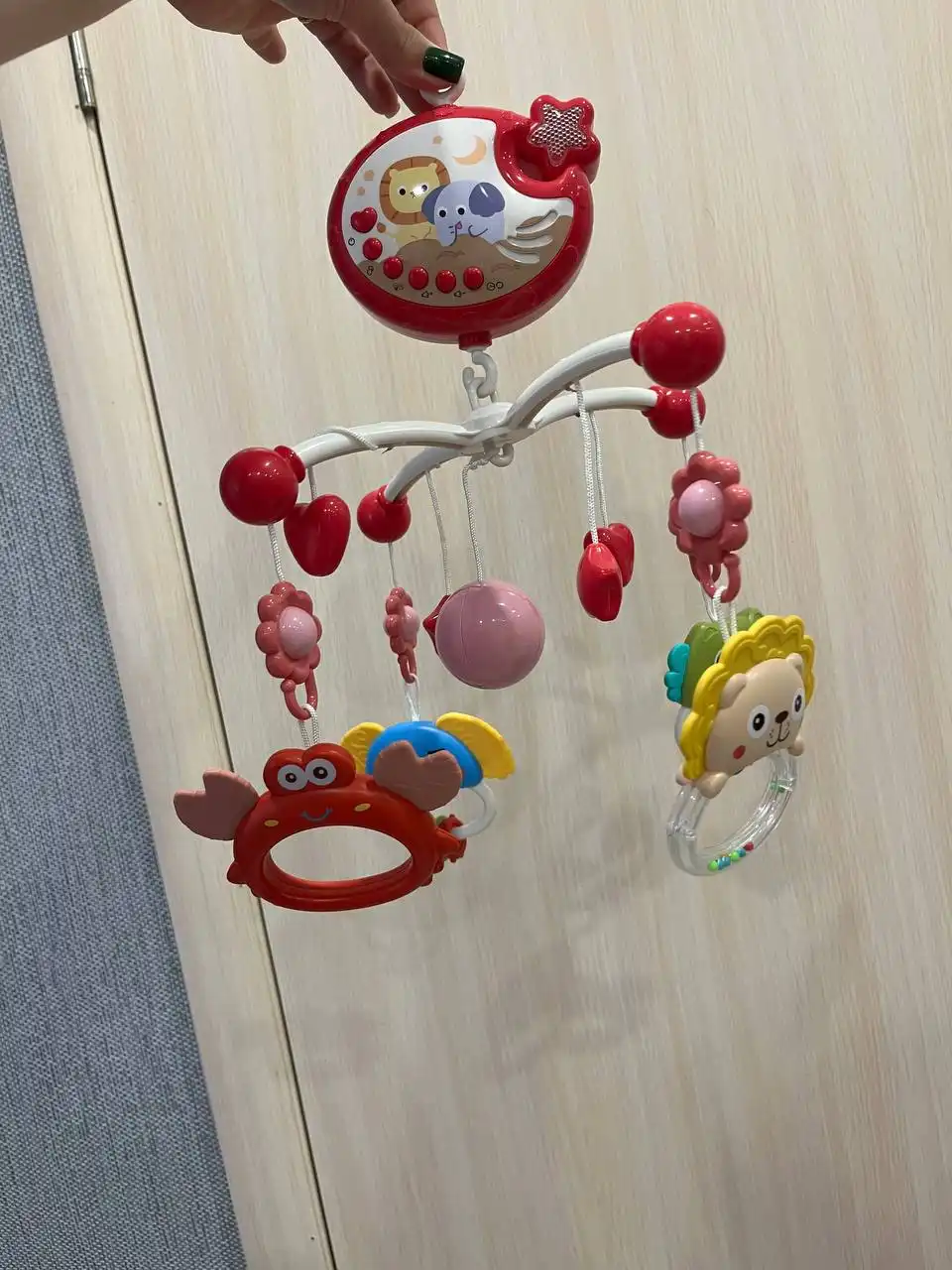 Мобиль на кроватку с проектором