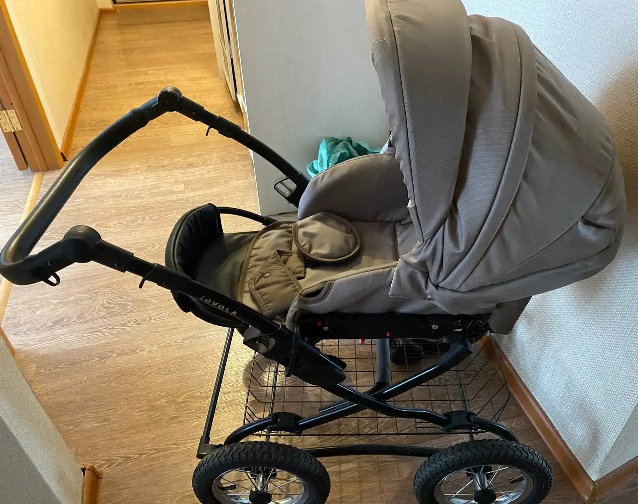 Продам коляску с коробом