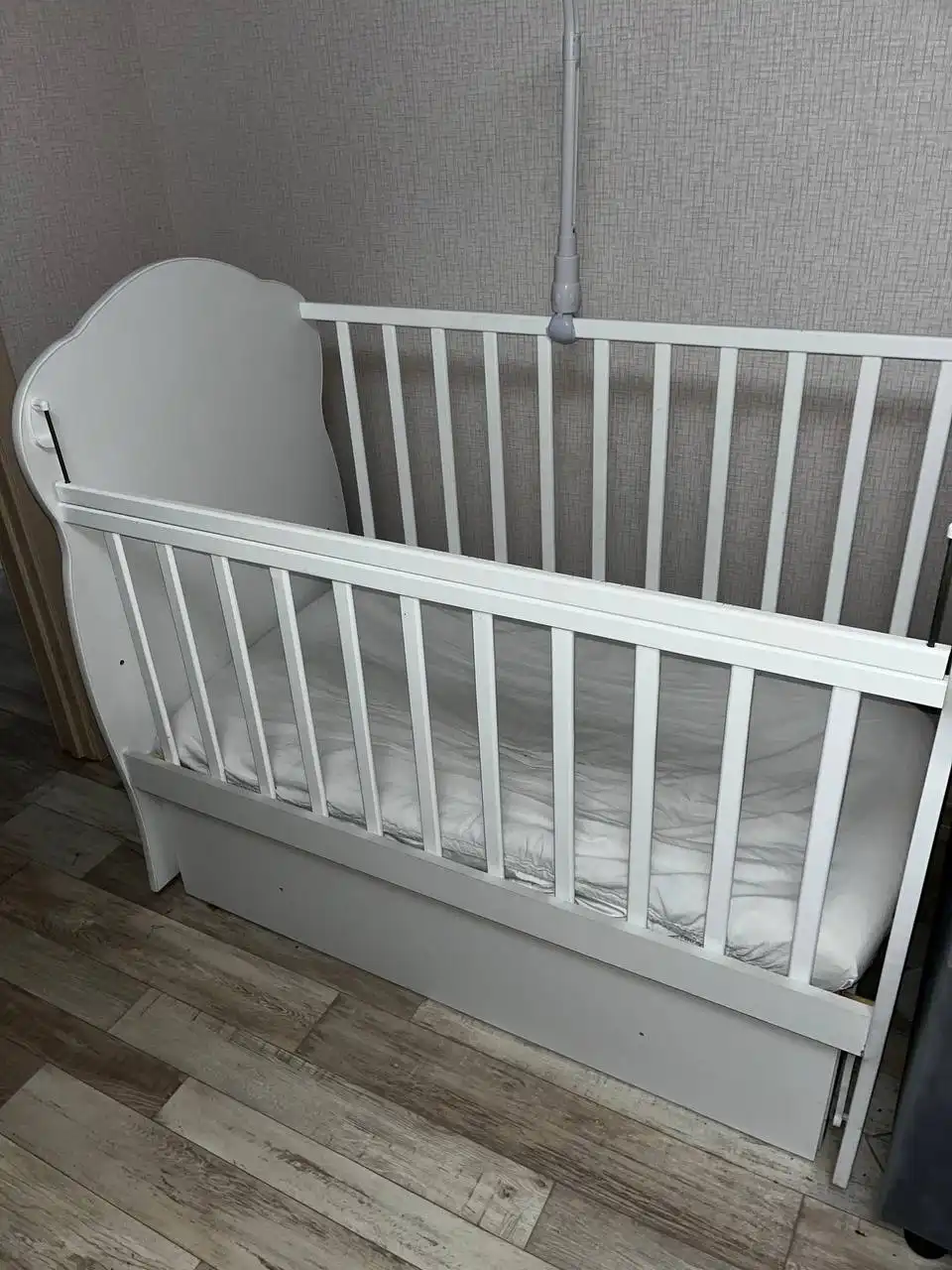 Продам кроватку маятник с ящиком