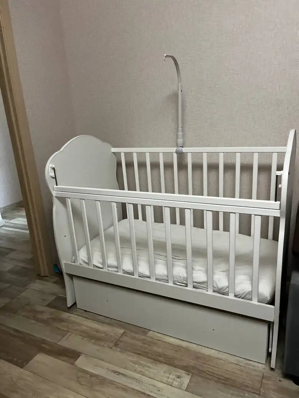 Продам кроватку маятник с ящиком