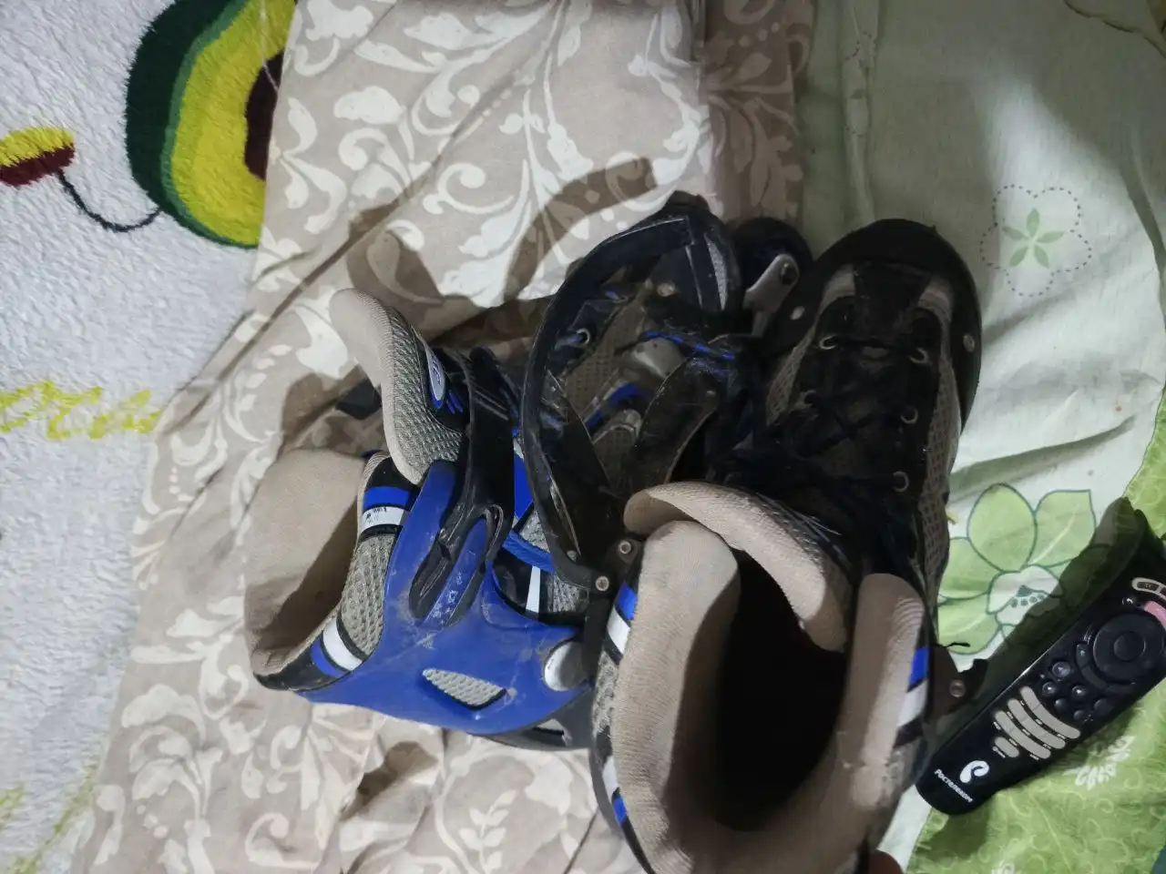 Продам телефон Honor 8X 64 ГБ и ролики 42 размер - Электроника в Челябинск