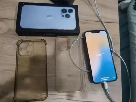 iPhone 13 Pro 256 ГБ голубой - VR-очки в Челябинск