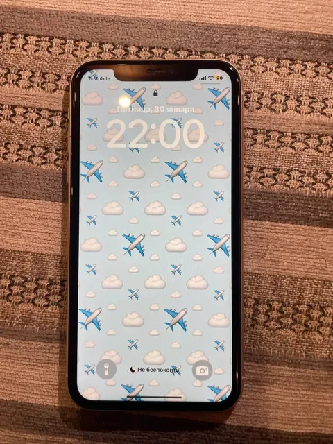 Продам iPhone 11 в хорошем состоянии - VR-очки в Челябинск