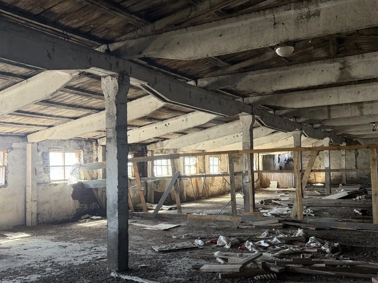 Здание под разбор - Стройматериалы б/у (Барахолка) в Оренбург
