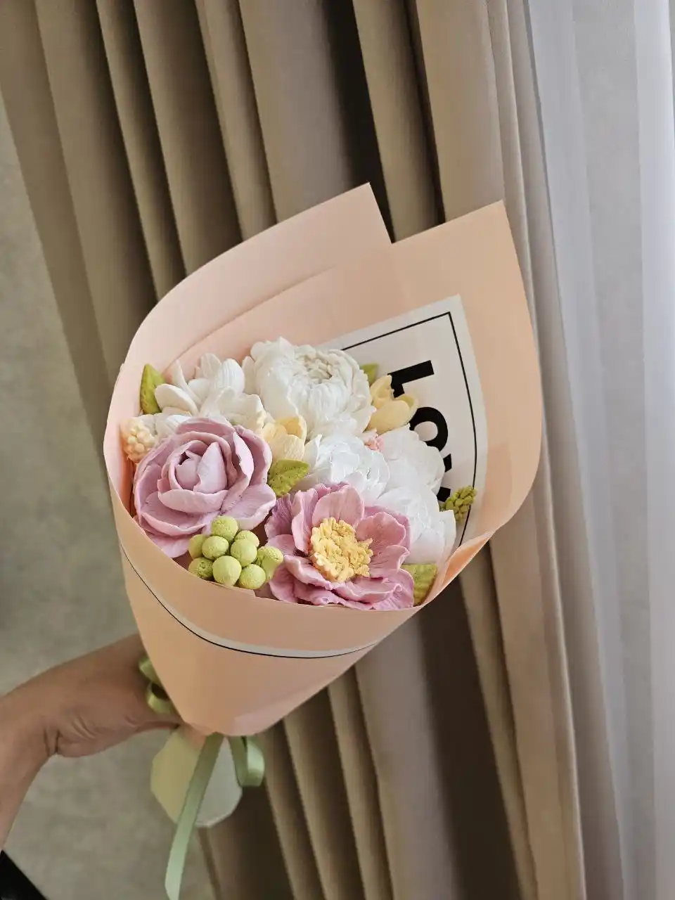 Букеты из зефира и меренговый рулет