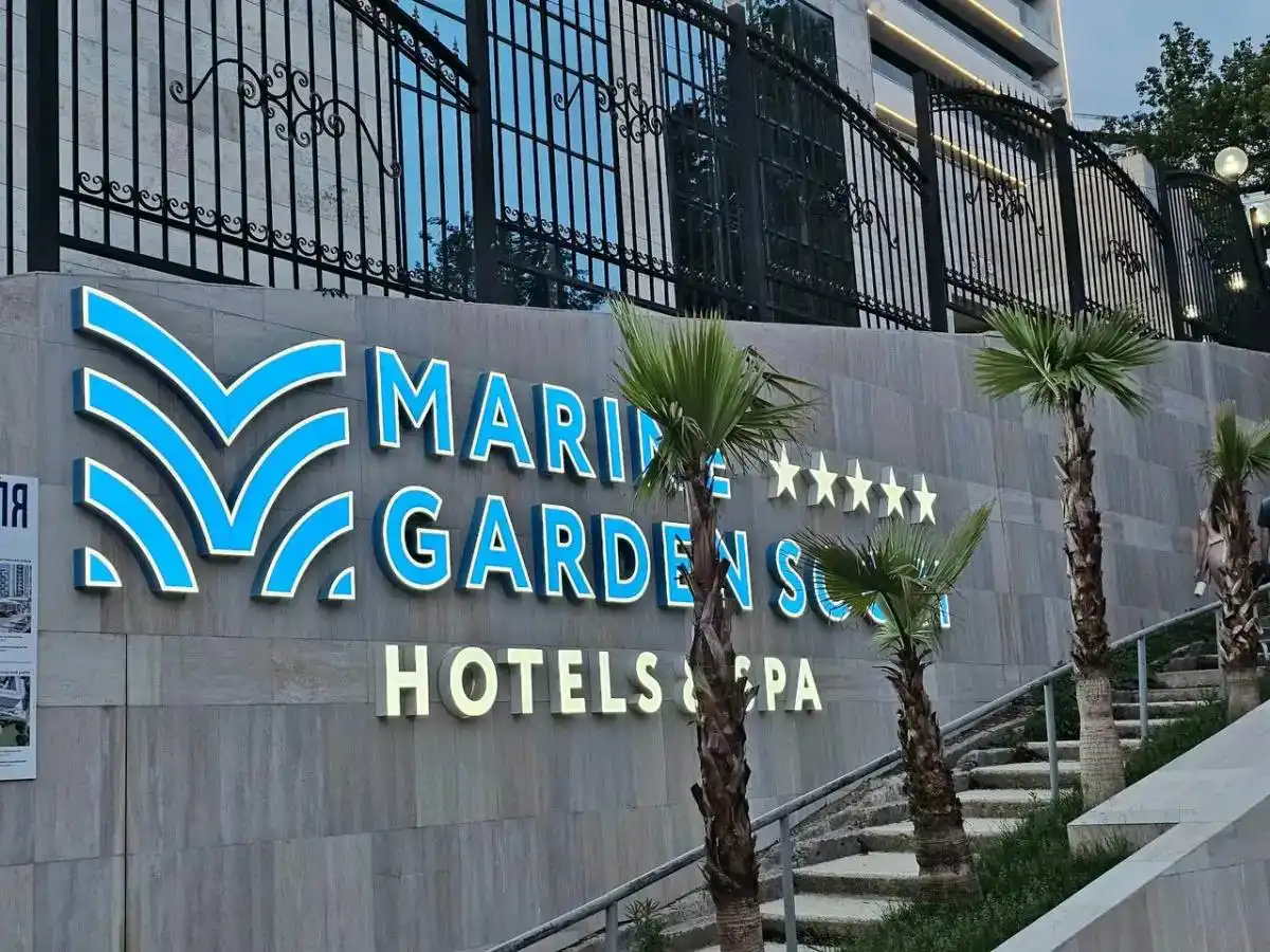 Новенький отель в Сочи