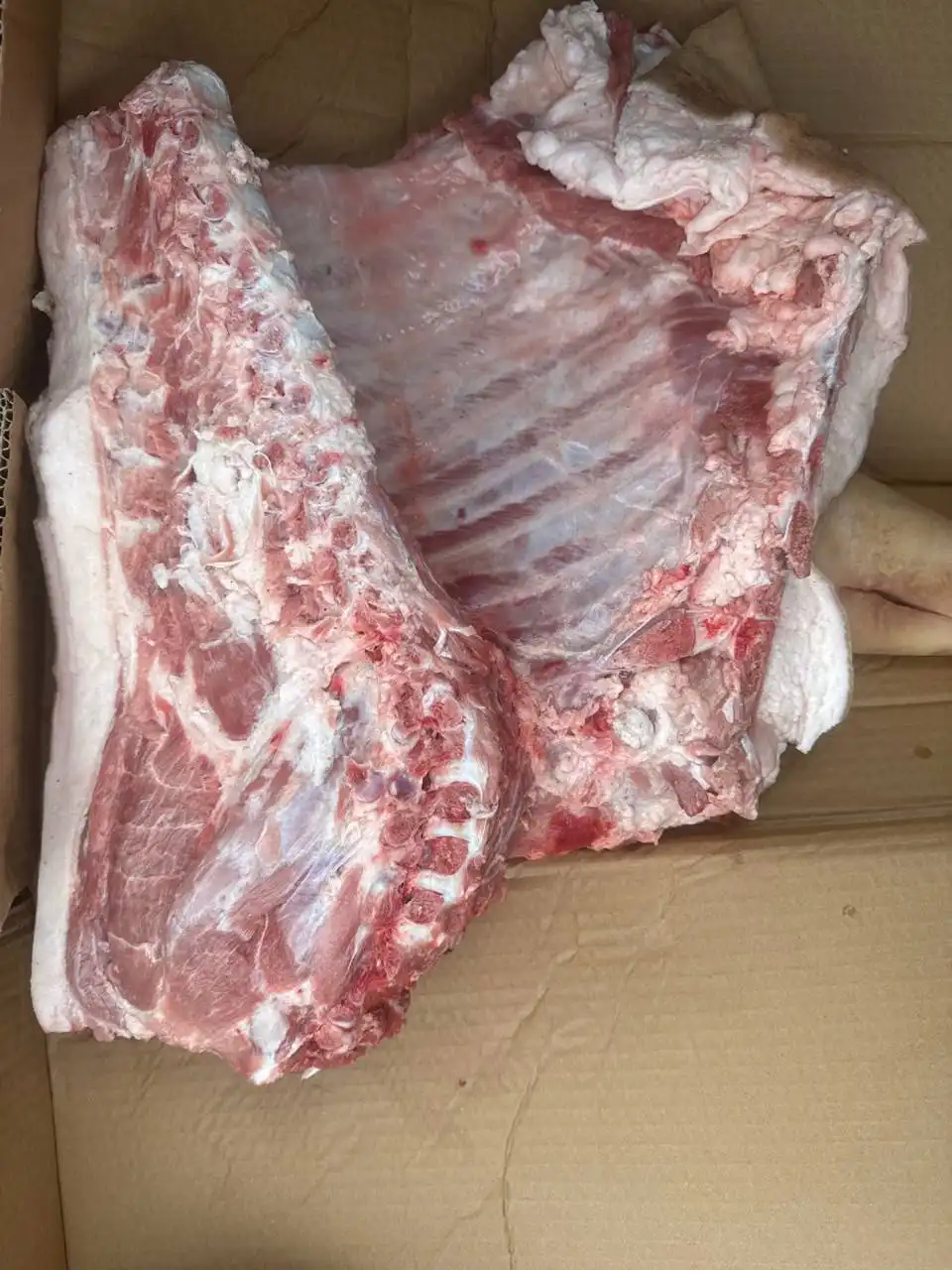 Продажа домашней свинины четвертинками