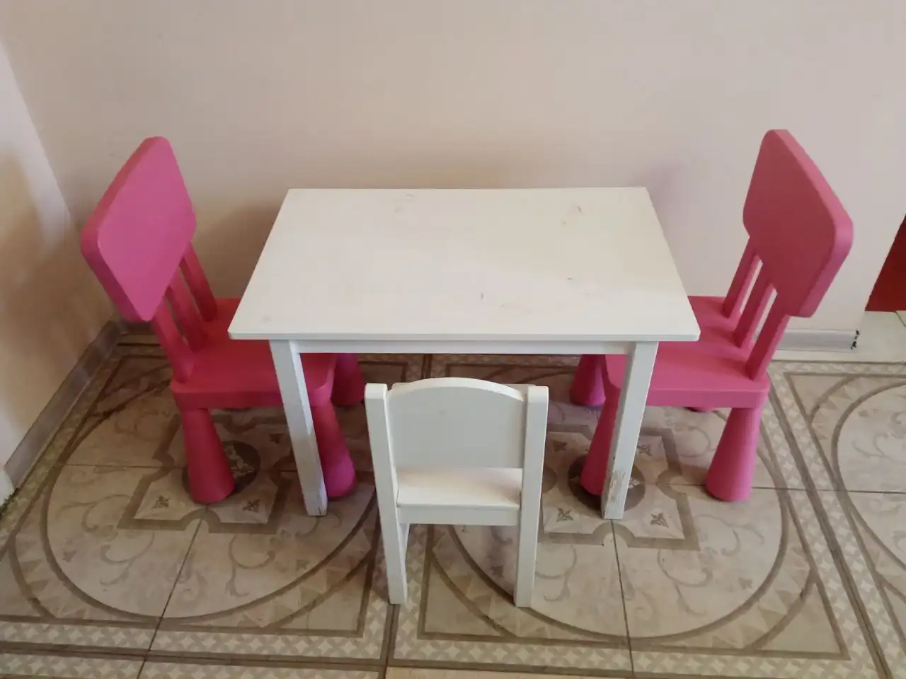 Продам детский стол