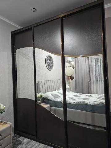 Трехстворчатый шкаф-купе с зеркалом - частное объявление в Оренбург