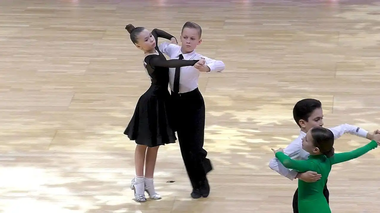 Набор мальчиков и юношей в клуб спортивного танца 'Галактика' - Образование и обучение (Услуги) в Оренбург