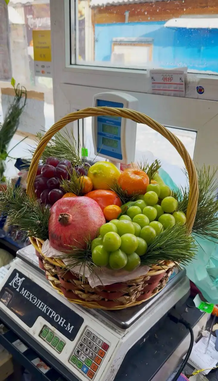 Фруктовые корзины на 8 марта - Подарки (Товары для детей) в Оренбург