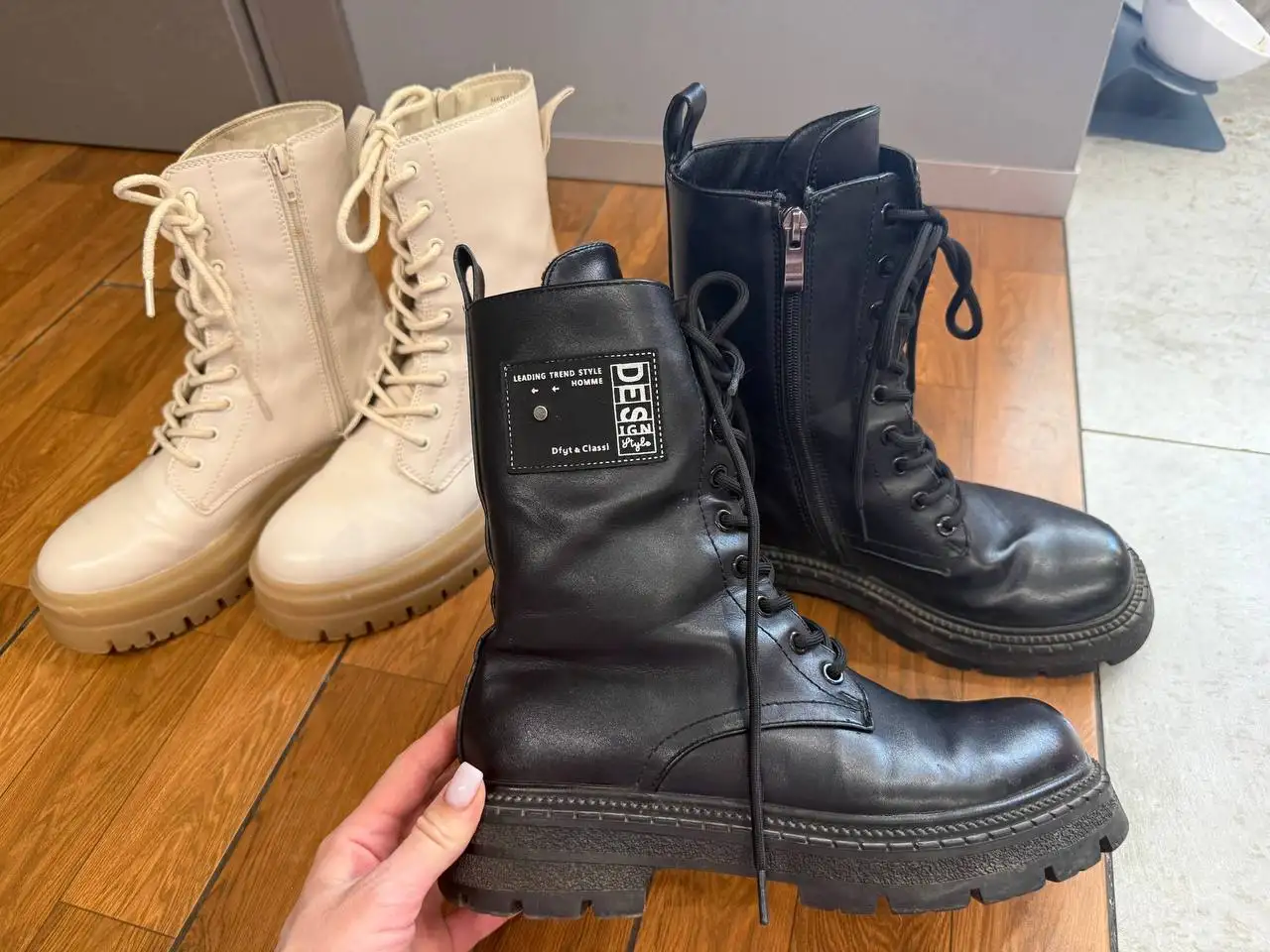 Бежевые демисезонные и черные зимние сапоги на платформе - Обувь (Одежда) в Оренбург