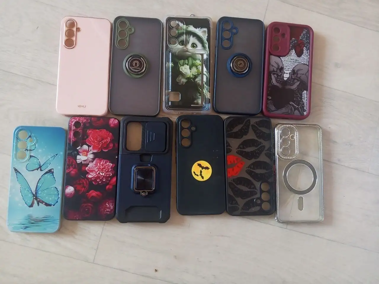 Продажа костюма принца, чехлов Samsung и телевизора - Барахолка в Оренбург