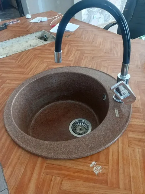 Продам смеситель без сколов и царапин - Отделочные материалы в Оренбург