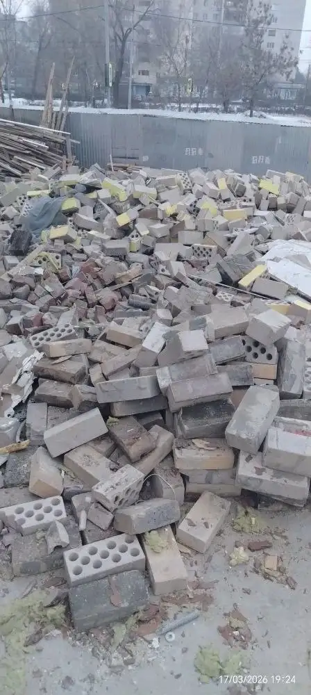 Отдам бесплатно кирпич б/у - Строительные материалы (Барахолка) в Оренбург