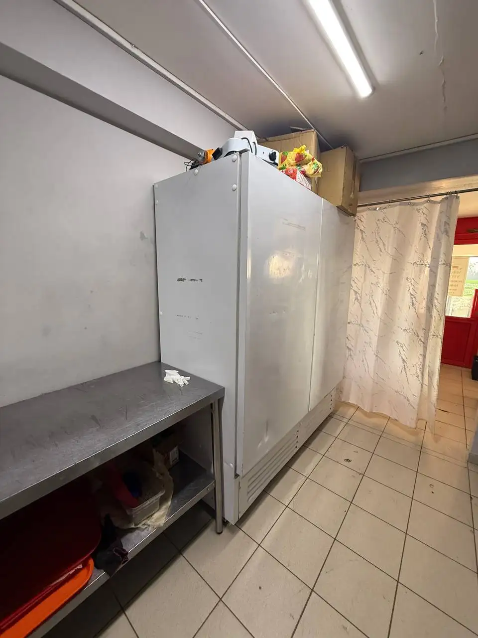 Холодильный шкаф до -5°C в рабочем состоянии - Холодильное оборудование (Готовый бизнес и оборудование) в Оренбург