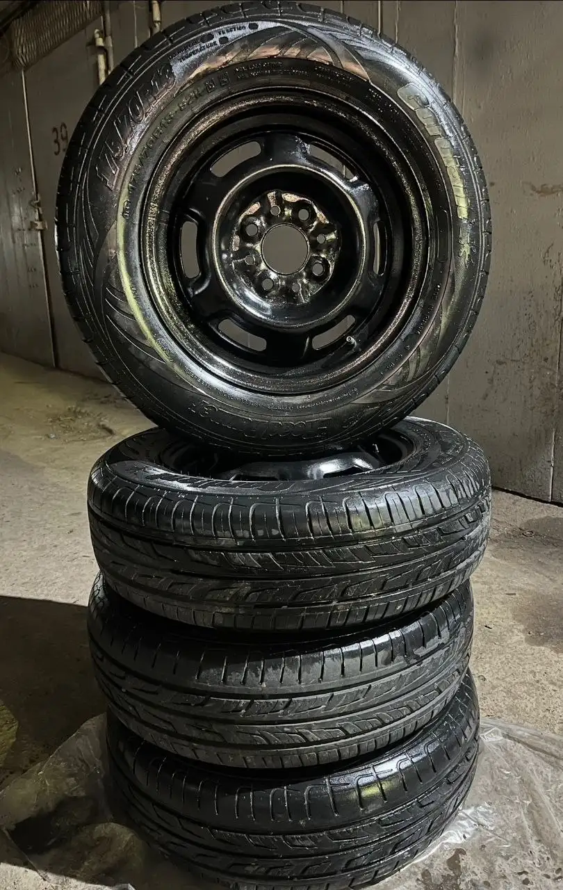 Комплект летних колес r13 на Ваз - Шины и диски (Запчасти) в Оренбург