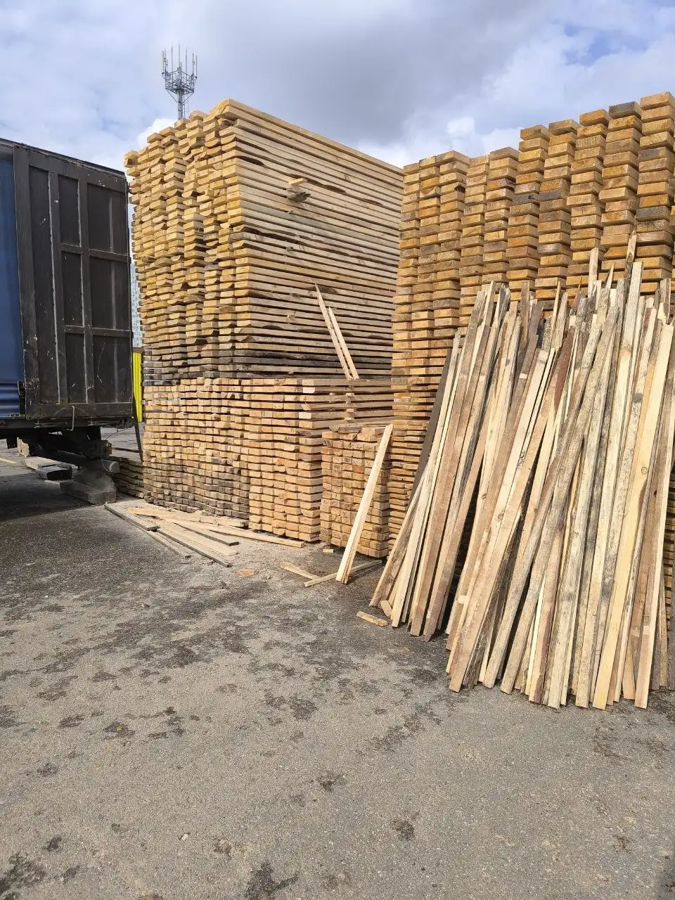 Доска обрезная 2 сорт для опалубки и черновых работ - Строительные материалы (Для дома и дачи) в Оренбург