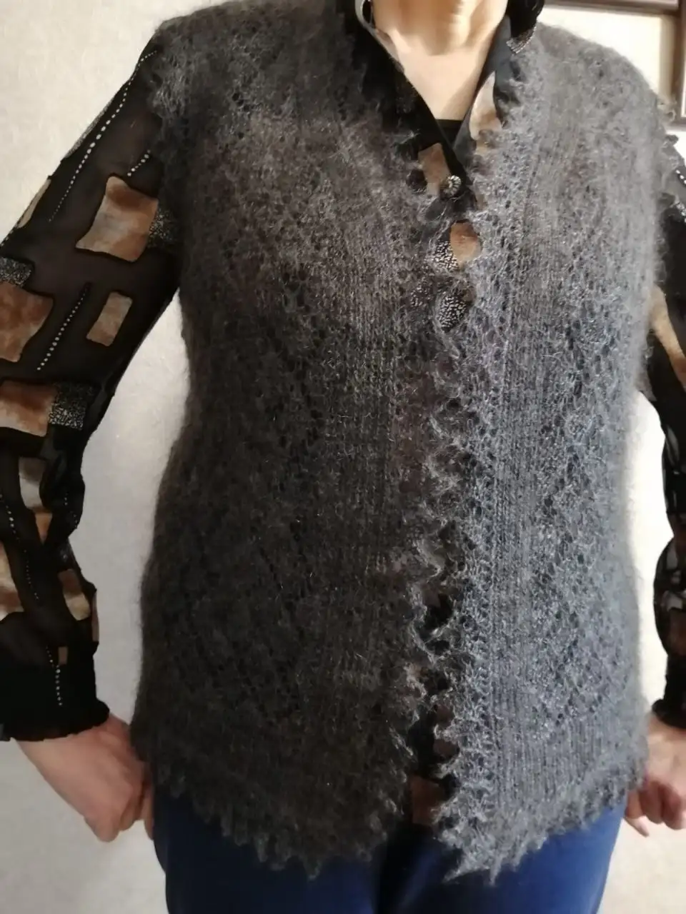 Пуховая жилетка размер 48, 56-58 - Верхняя одежда (Одежда) в Оренбург