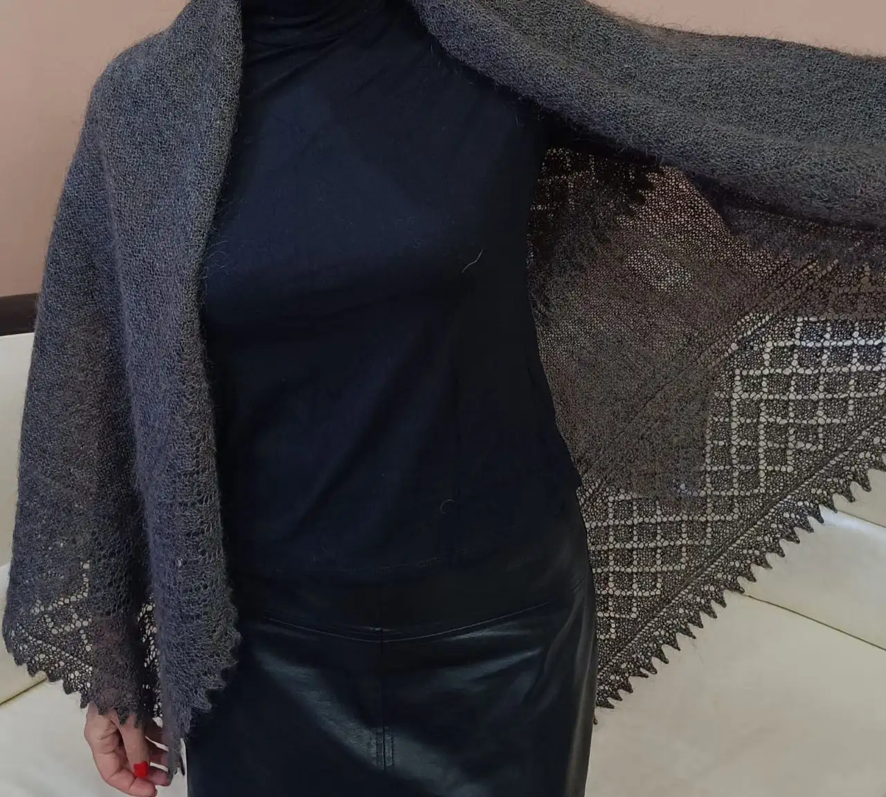 Пуховая шаль ручной вязки - Аксессуары (Одежда) в Оренбург