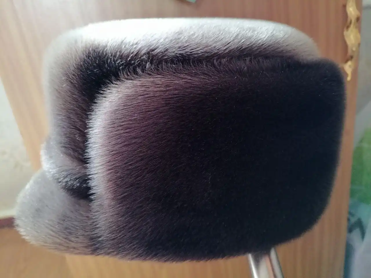 Мужская шапка из меха нерпы с водостойким козырьком