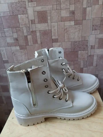 Продам новые осенние ботинки размер 40 - Одежда в Заречный