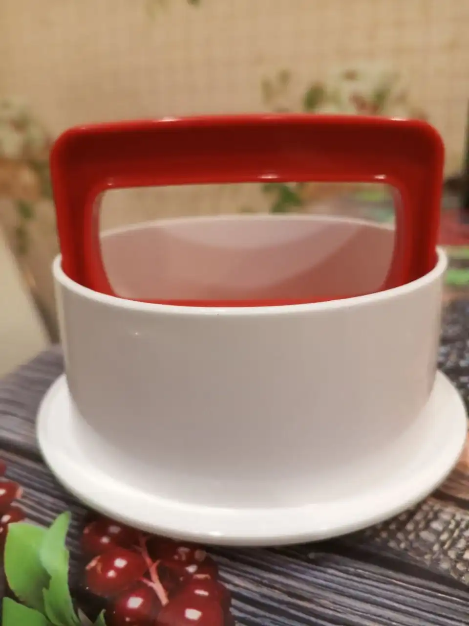 Продам котлетницу Tupperware диаметром 11,5 см - Кухонная утварь (Для дома и дачи) в Заречный