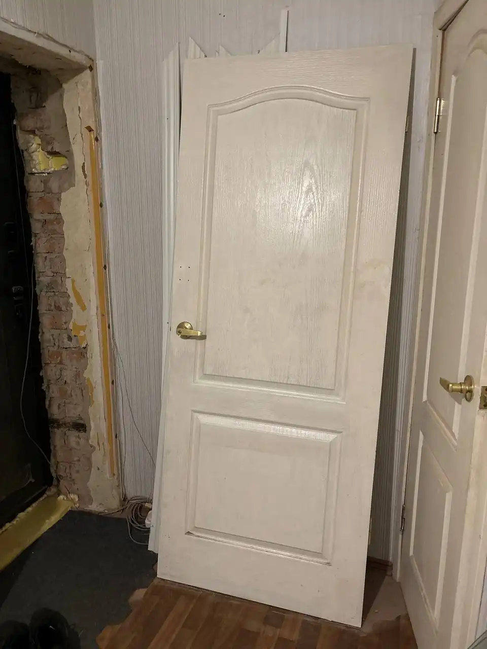 Продам дверь 200х80 в хорошем состоянии