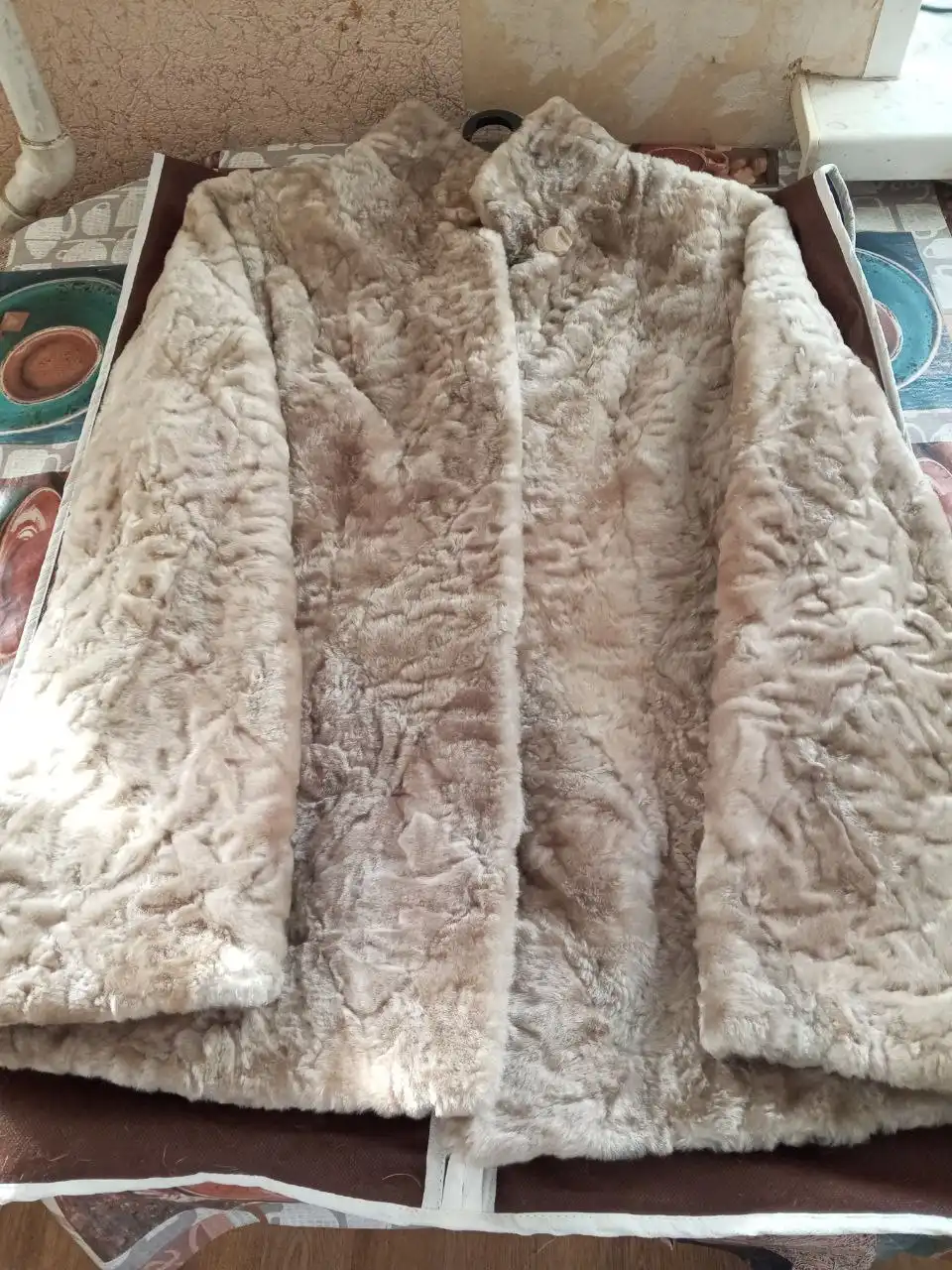 Продажа натурального облегченного мутонового полушубка - Верхняя одежда (Одежда) в Заречный