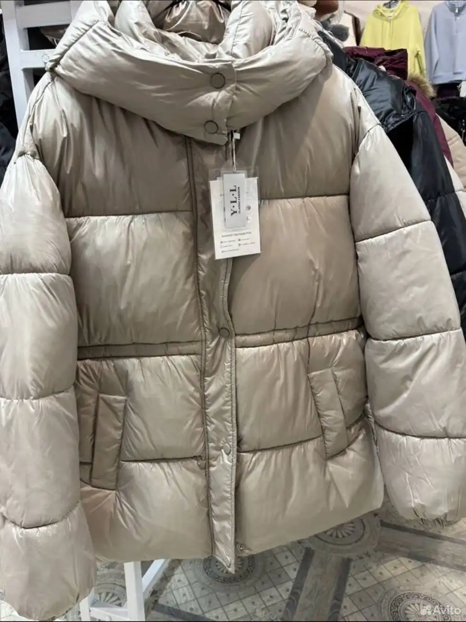 Зимняя куртка - Верхняя одежда (Одежда) в Заречный