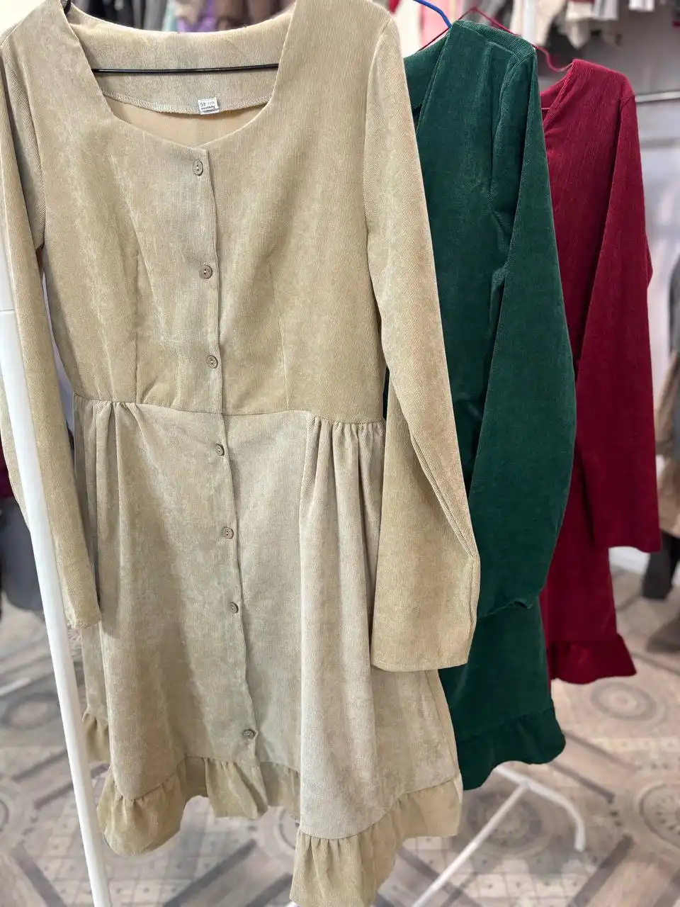 Новое платье со скидкой 50% - Женская одежда (Одежда) в Заречный