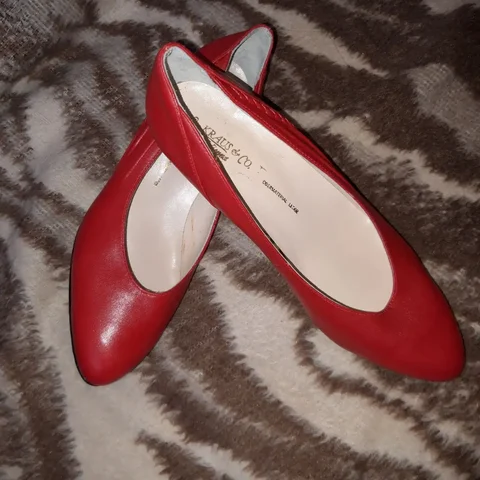 Продажа новых товаров размера 38 - Подарочные наборы в Заречный