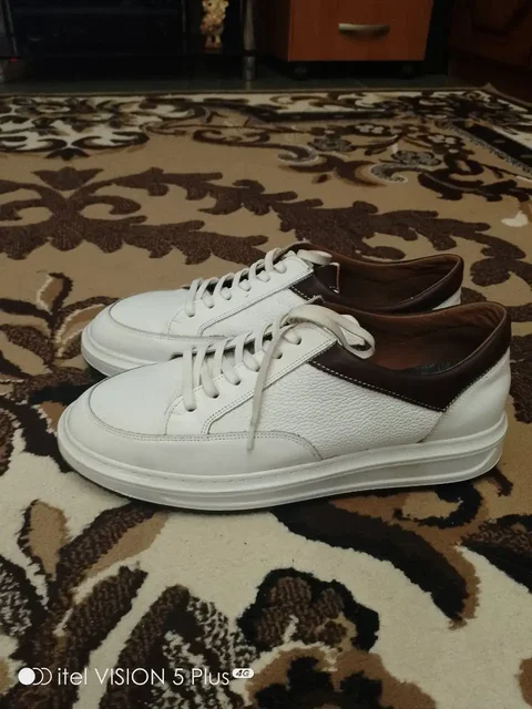 Кожаная куртка 44 размера - Головные уборы в Заречный