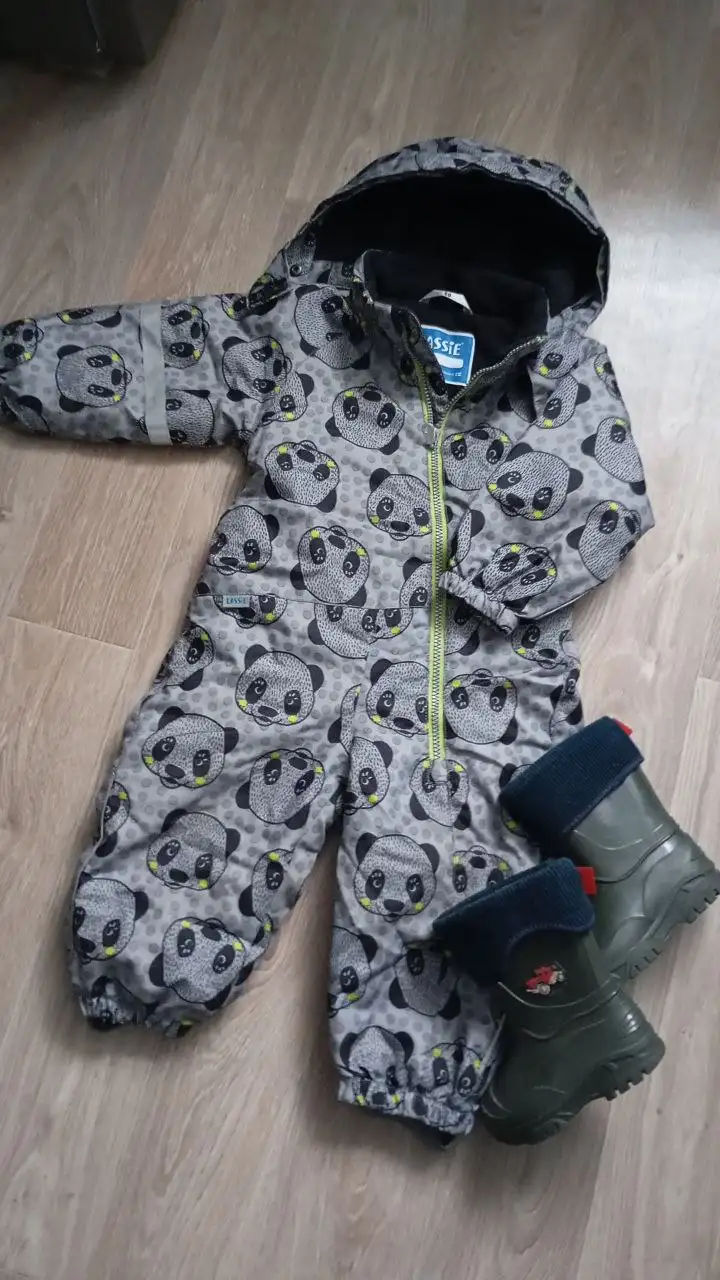 Продажа детского комбинезона и сапожек - Товары для детей в Заречный
