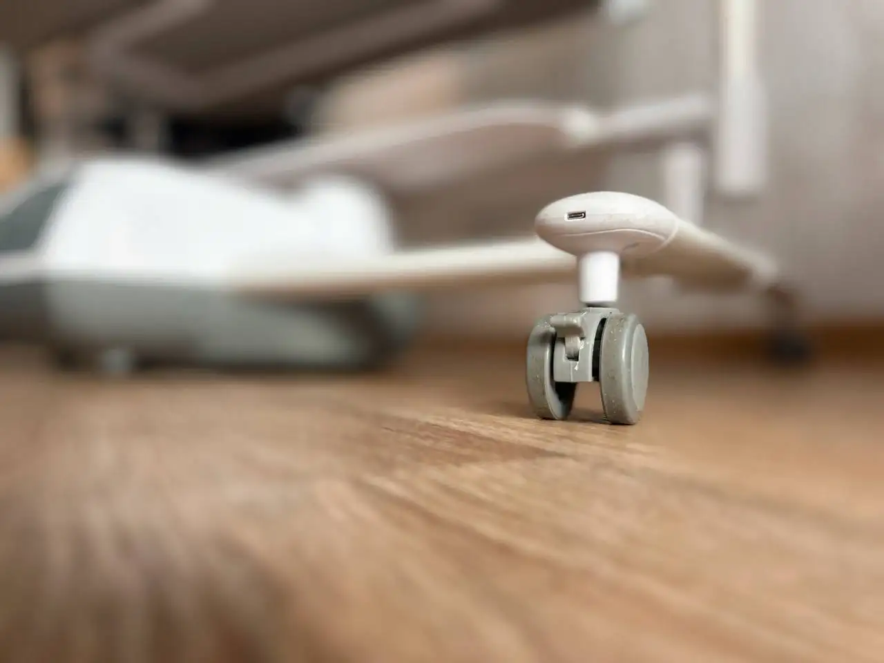 Продам детскую приставную кроватку с электронным укачиванием - Детская мебель (Товары для детей) в Заречный