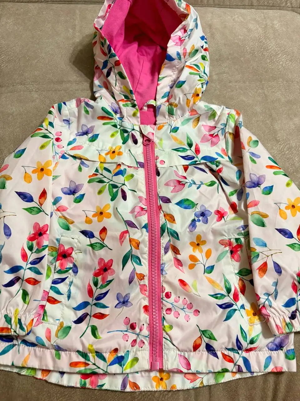 Ветровка на девочку 9-12 месяцев - Детская одежда (Одежда) в Заречный