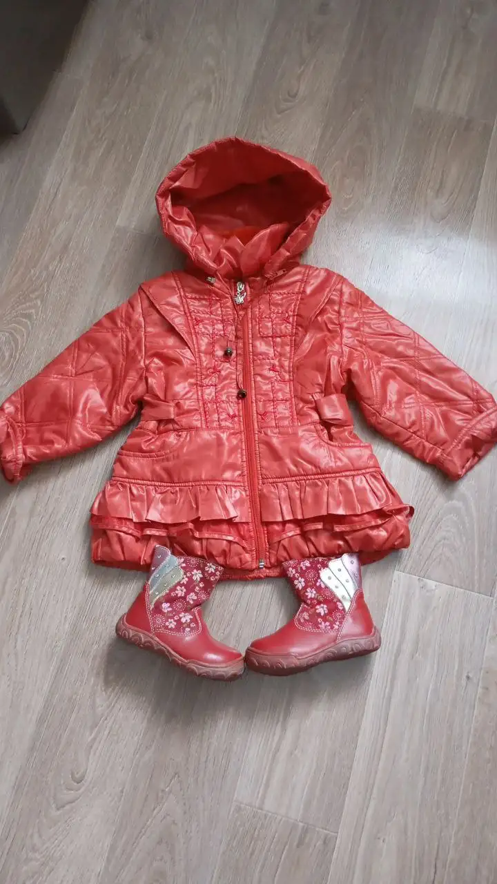 Детская одежда и обувь: куртка и сапожки - Одежда и обувь (Товары для детей) в Заречный