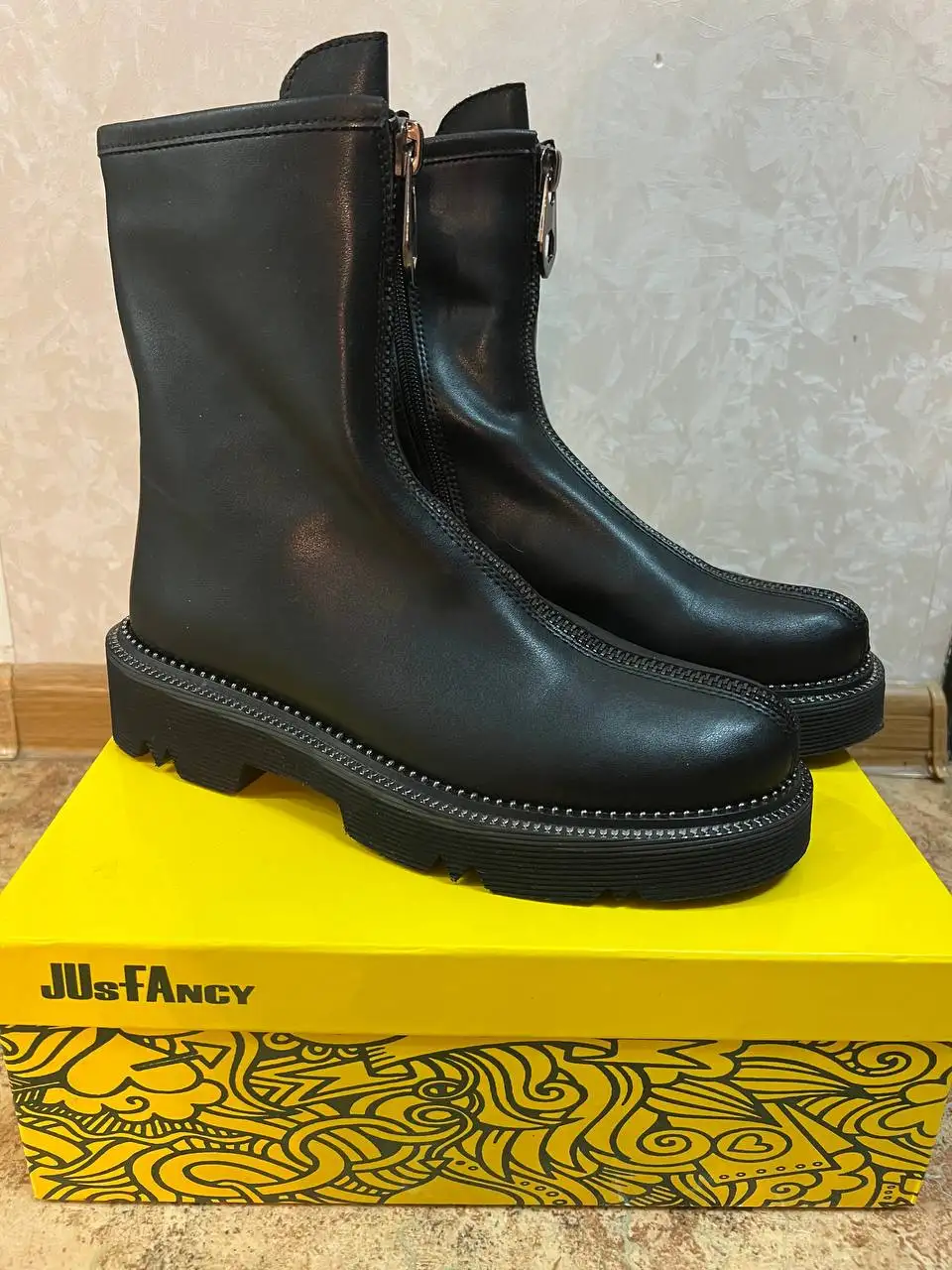 Продажа демисезонных ботинок 38 размера - Обувь (Одежда) в Заречный