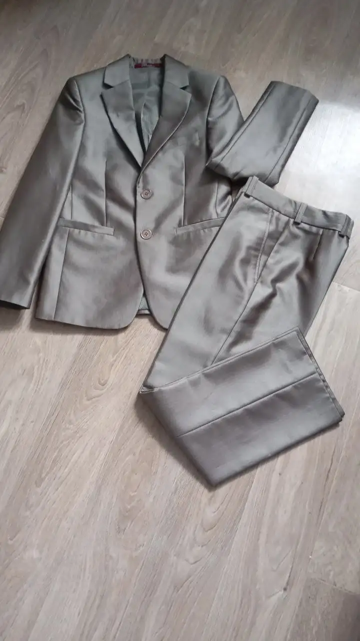 Продажа костюма - Костюмы (Одежда) в Заречный