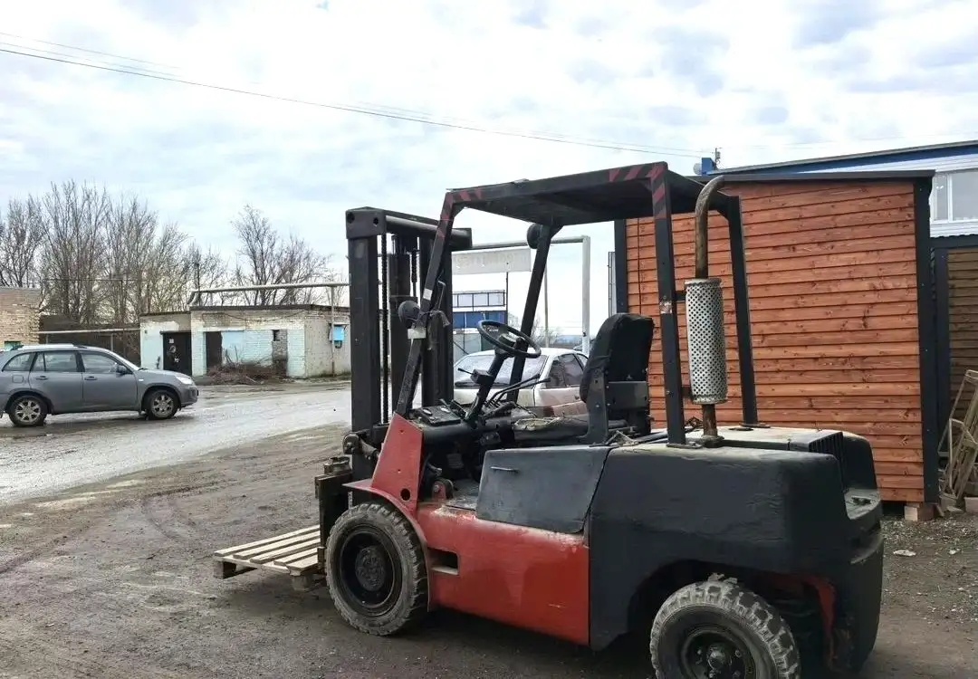Продажа вилочного погрузчика - Промышленное оборудование (Готовый бизнес и оборудование) в Красный Яр