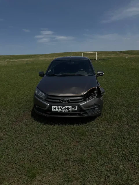LADA Granta 2021, 136000 км,机械变速箱, требуется косметический ремонт - Б/у автомобили в Самара