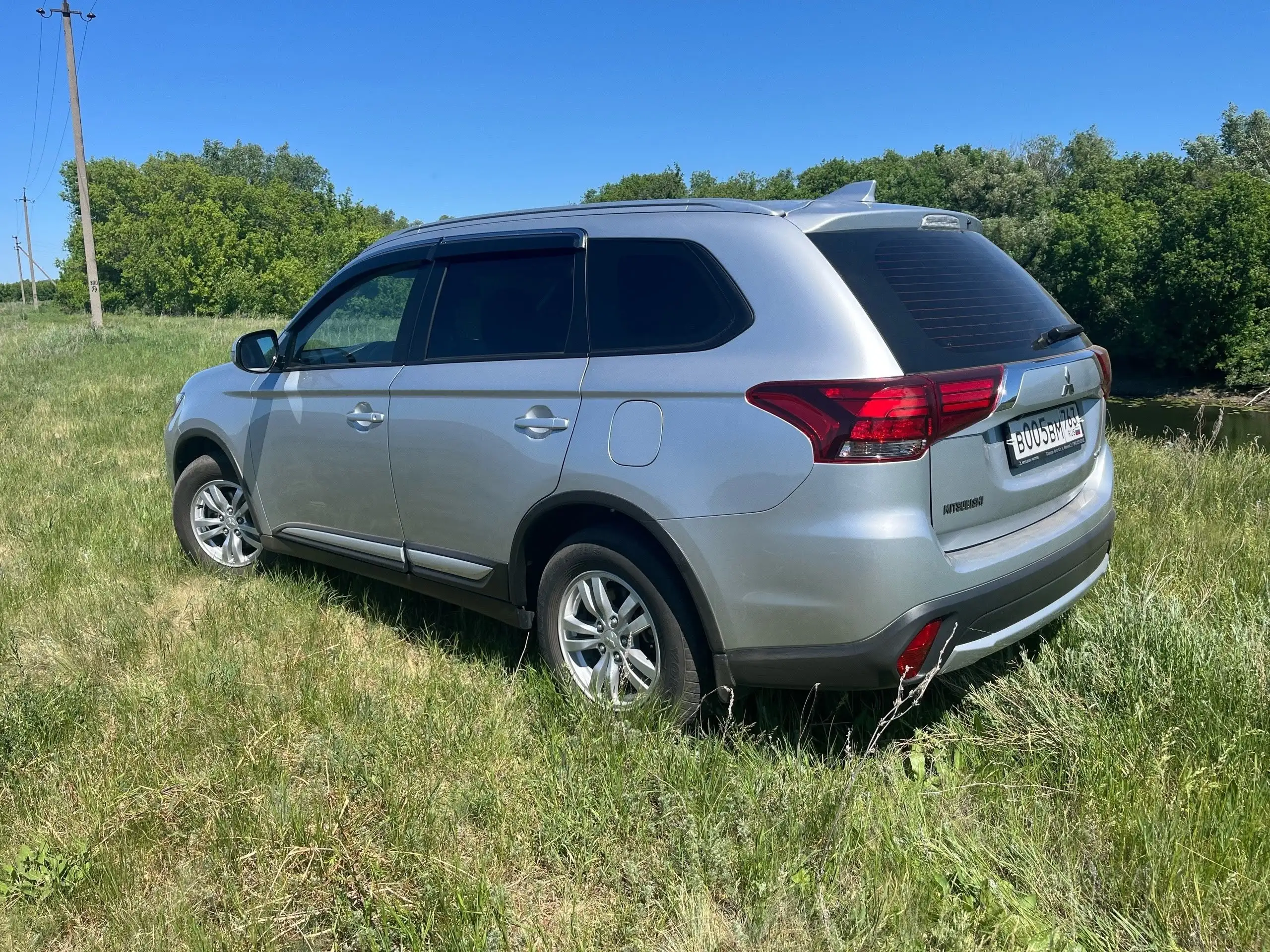 Mitsubishi Outlander 2018 - Легковые авто (Авто) в Тольятти