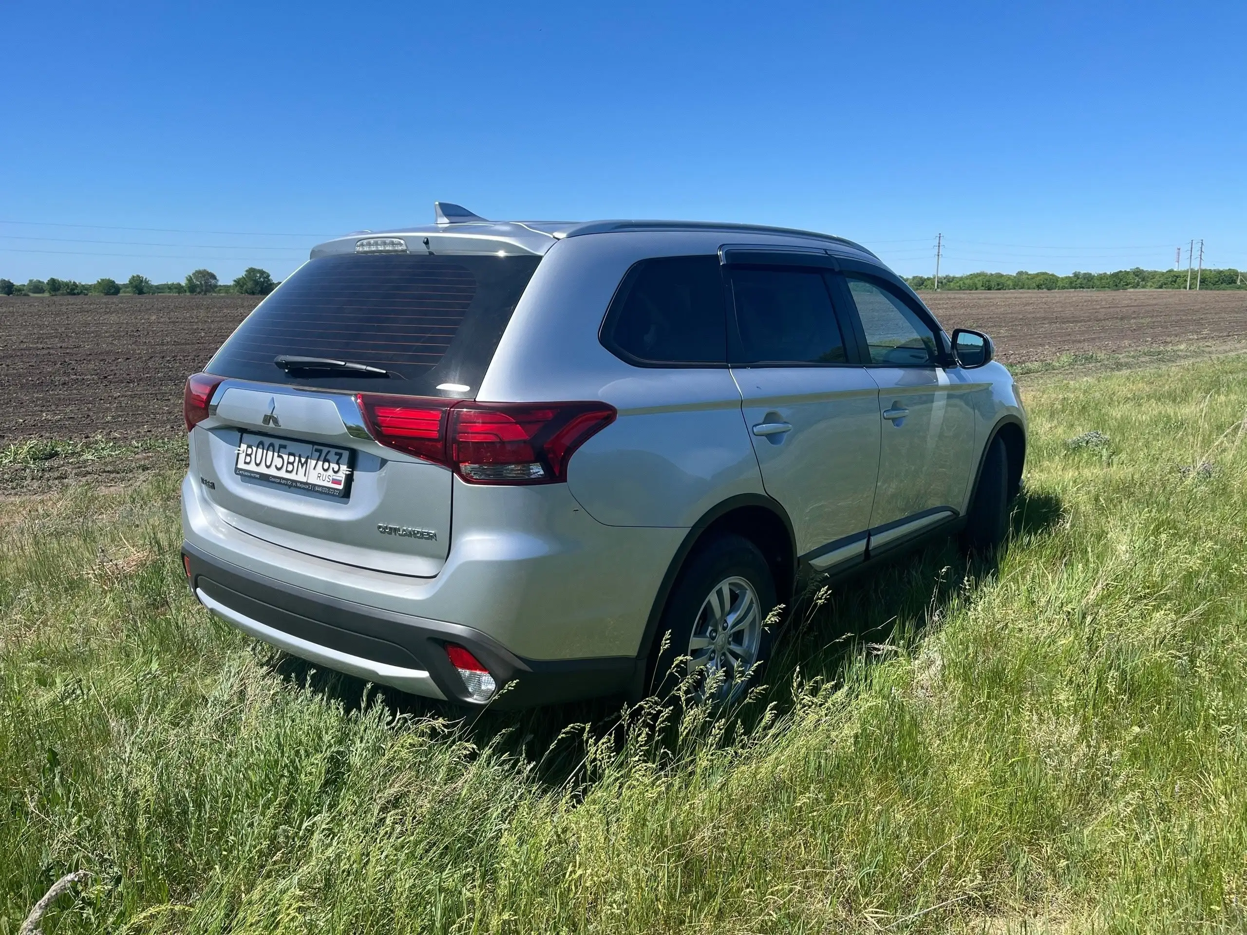 Mitsubishi Outlander 2018 - Легковые авто (Авто) в Тольятти