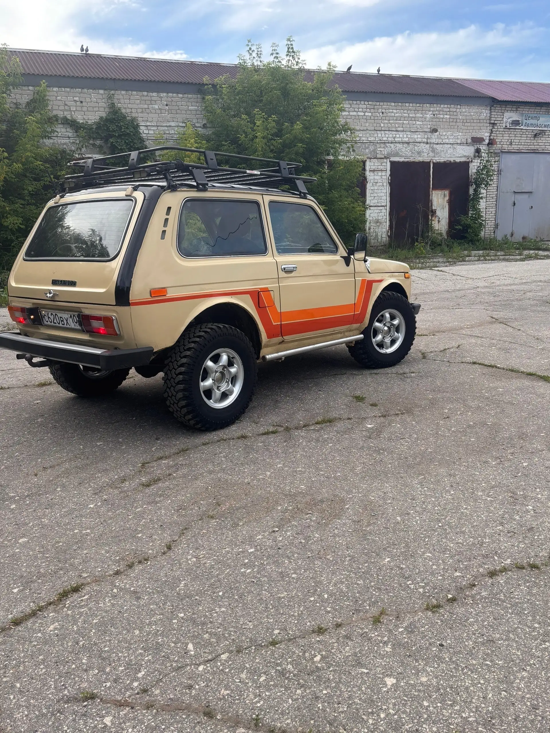 Нива 1989 - Внедорожник (Авто) в Новокуйбышевск