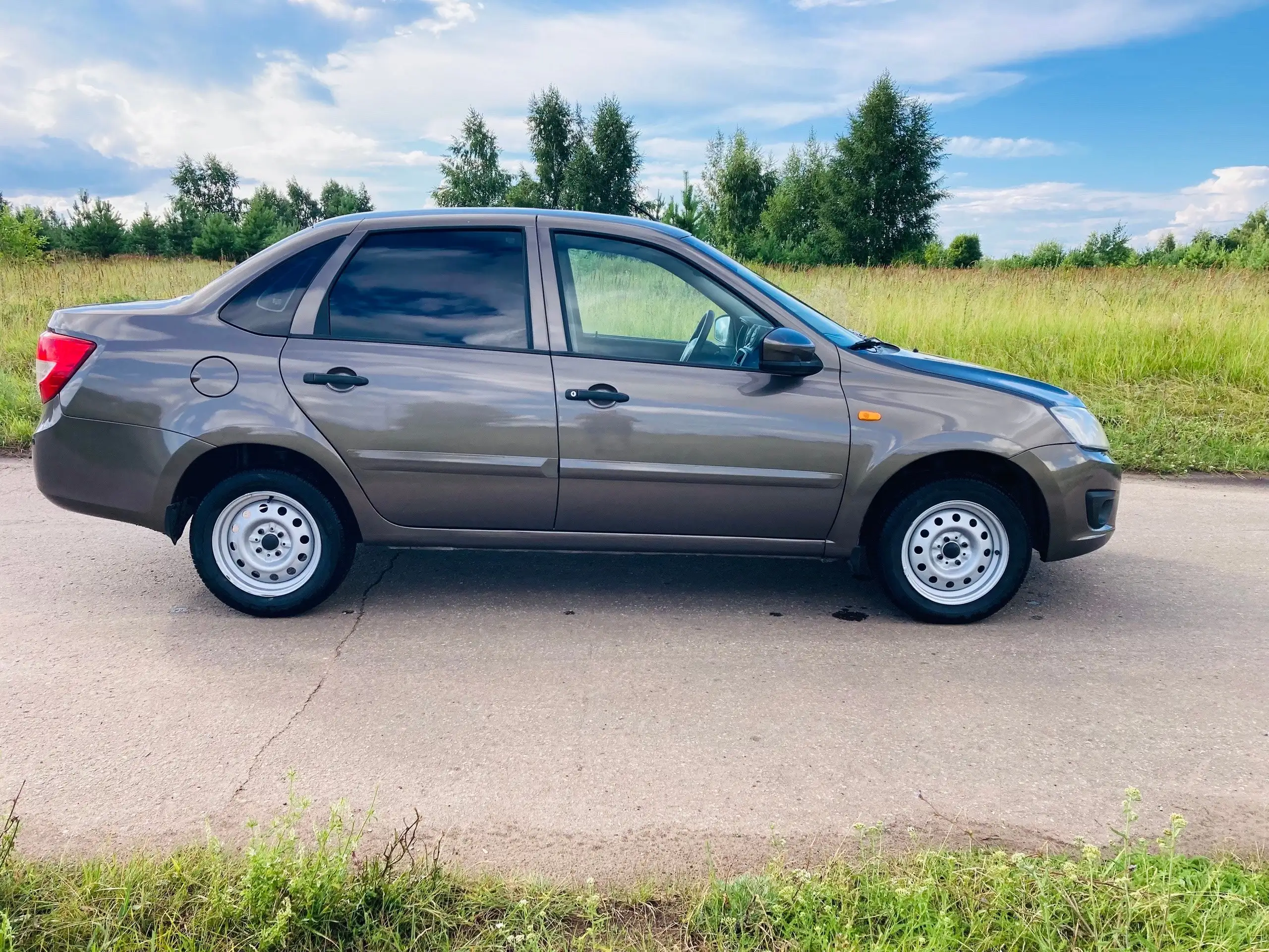 Лада Гранда 2015 года продажа - Легковые автомобили (Авто) в Ульяновск