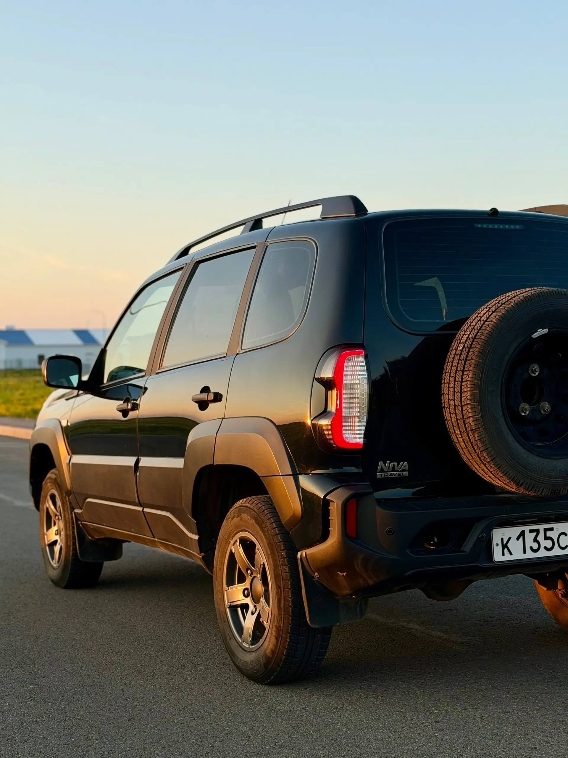 Lada NIVA TRAVEL 2023 в максимальной комплектации - Легковые автомобили (Авто) в Туймазы
